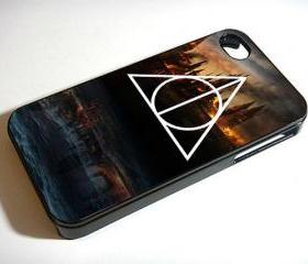 Hogwarts Deathly Hallows - Custom iPhone 4/4S, iPhone 5, Samsung Galaxy S3 Case